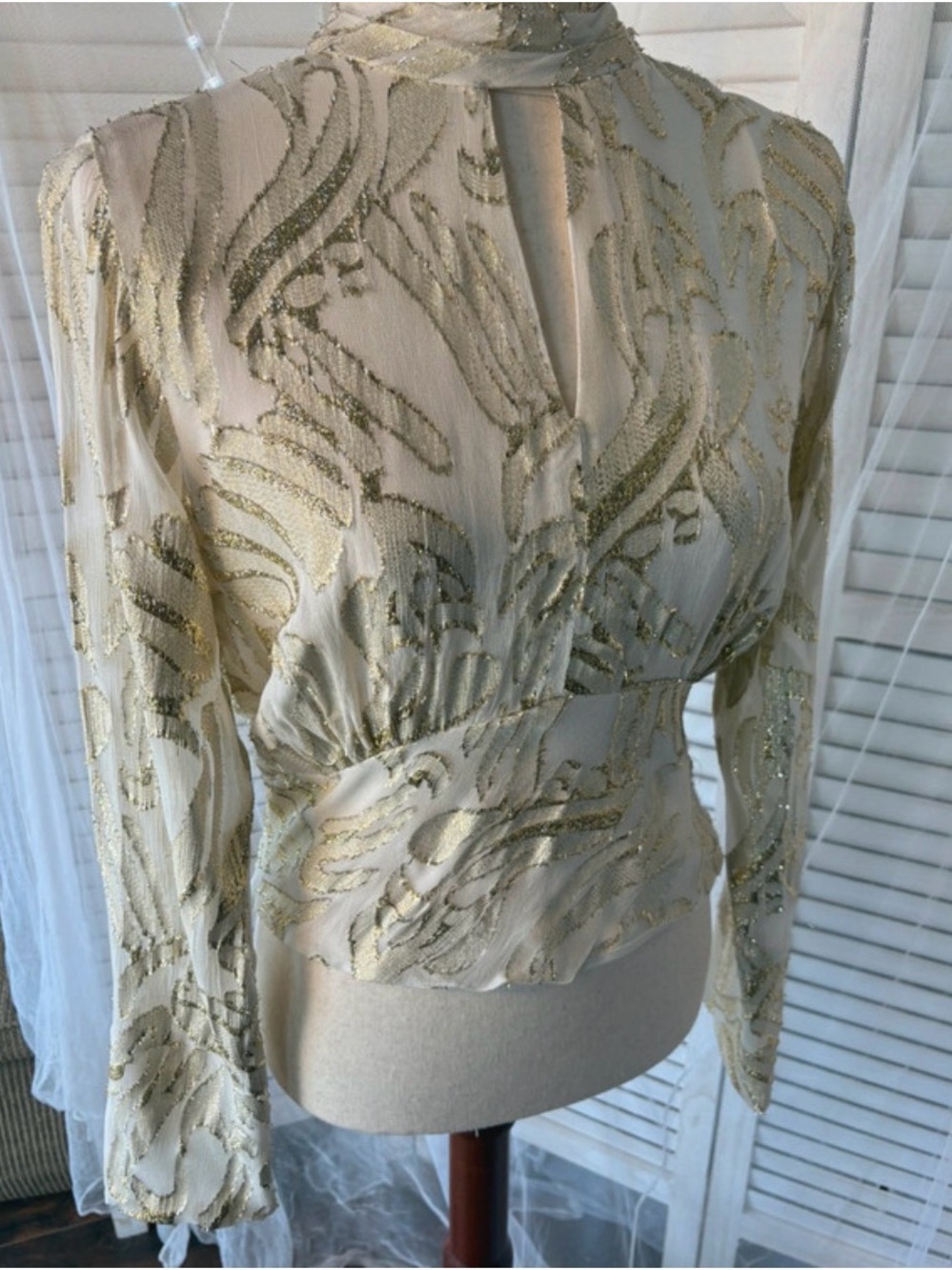 Parker NY Metallic Gold Lurex Smocked Blouse V-Neck Top S - Picture 4 of 7